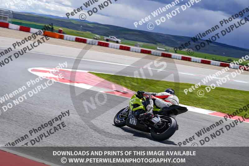 cadwell no limits trackday;cadwell park;cadwell park photographs;cadwell trackday photographs;enduro digital images;event digital images;eventdigitalimages;navarra;no limits trackdays;peter wileman photography;racing digital images;trackday digital images;trackday photos